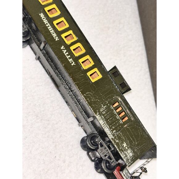 HO Scale Northern Valley Line Caboose #X Green Painted Freight Train - Picture 8 of 11